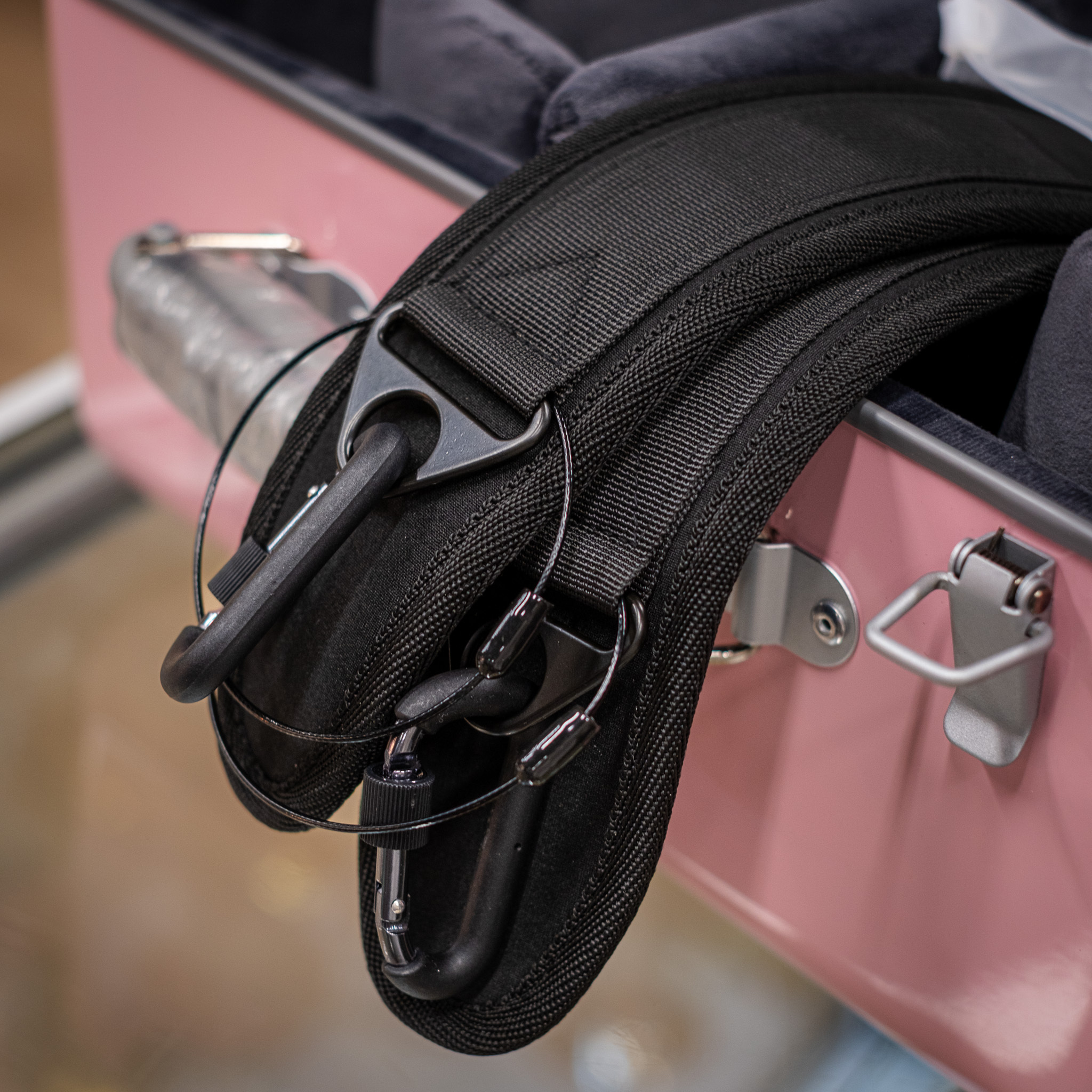 Wahnsinn Quad Trumpet Case - Carbon Fiber, Glossy Macaron Pink