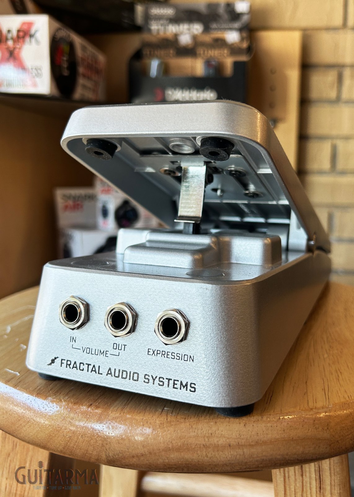 Fractal Audio FM3 Amp Modeler/FX processor - w/Fractal EV-1