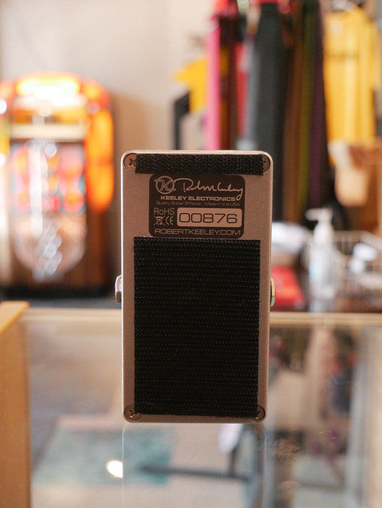 Keeley Omni Reverb pedal w/ box