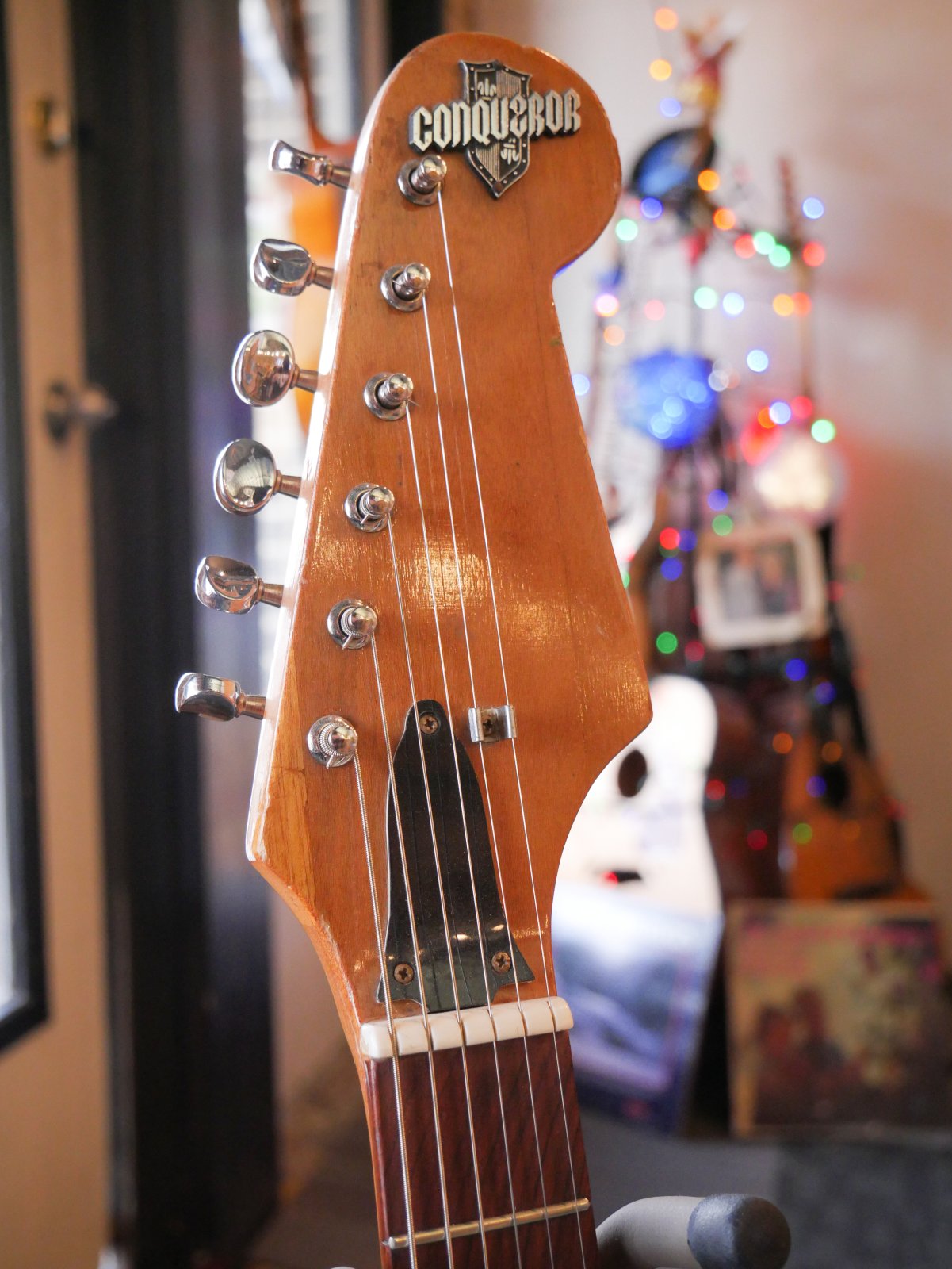Bruno & Sons Inc. Vintage Conqueror Solid Body Electric Guitar