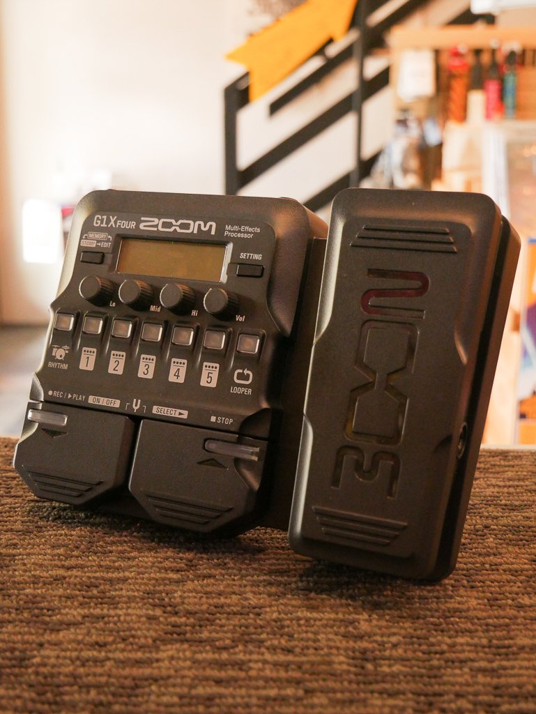 Zoom GX1 Four multi-effects/looper - w/box, manual