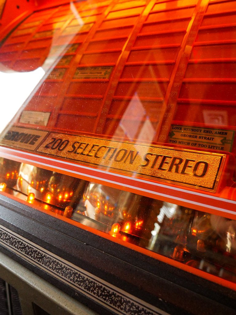 1982 Rowe R-86 jukebox - fully restored