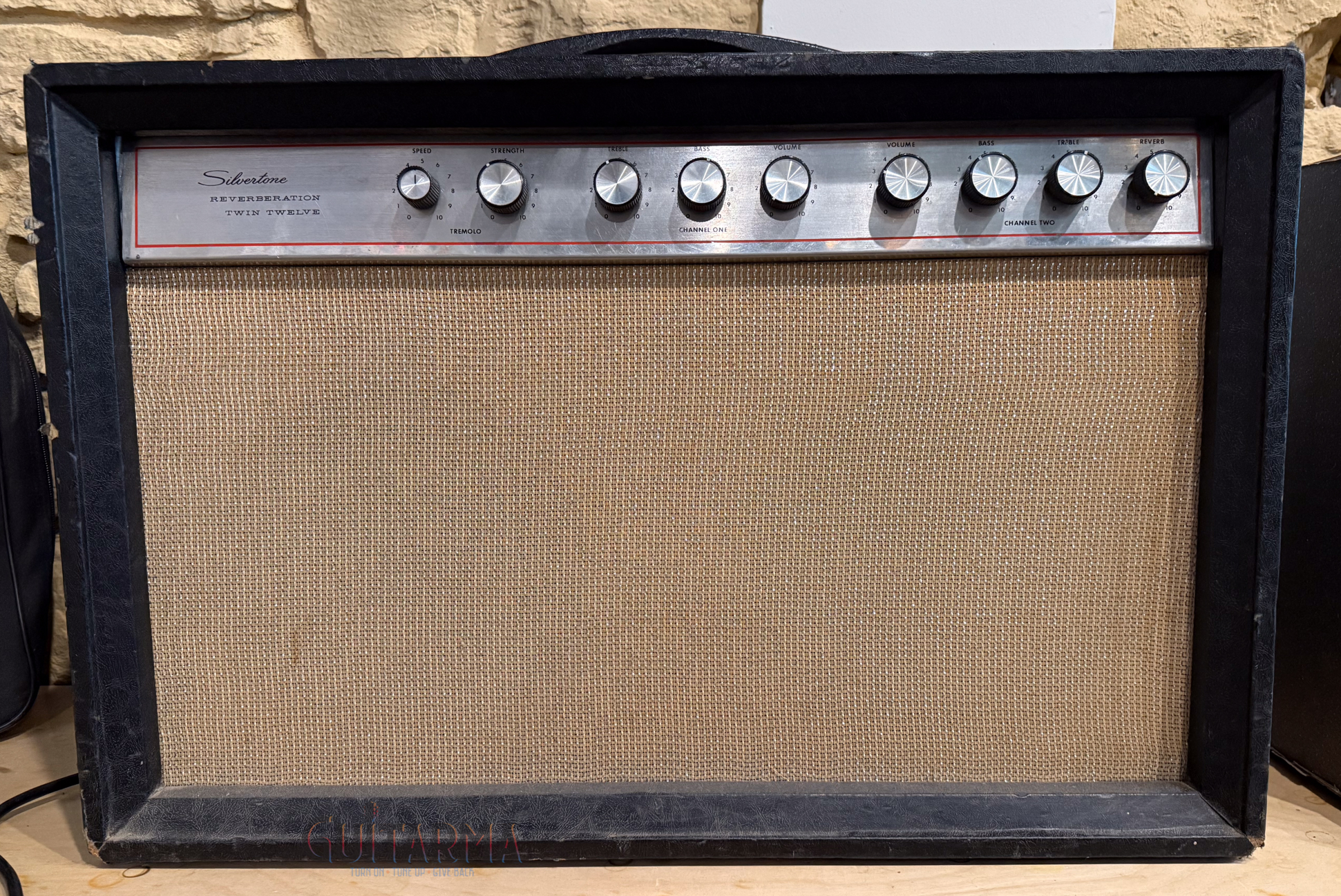 Silvertone Model 1474 Twin Twelve 2x12 combo - vintage 60s