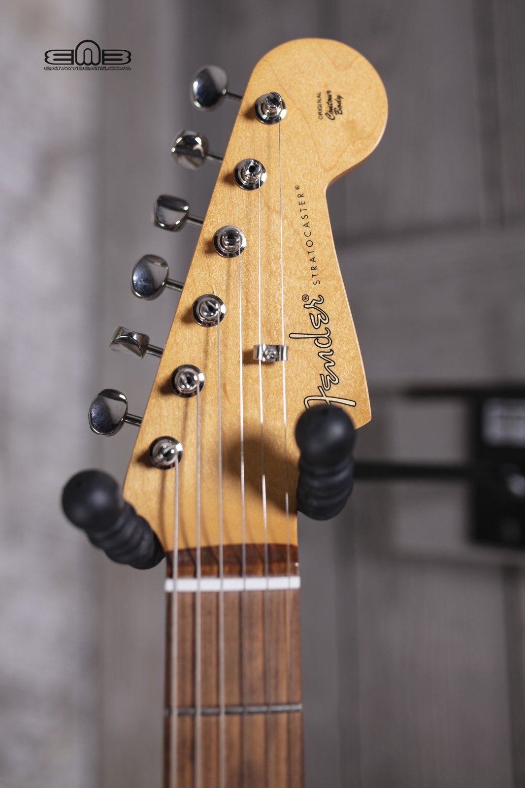 Fender Noventa Stratocaster, Pau Ferro Fingerboard, Crimson