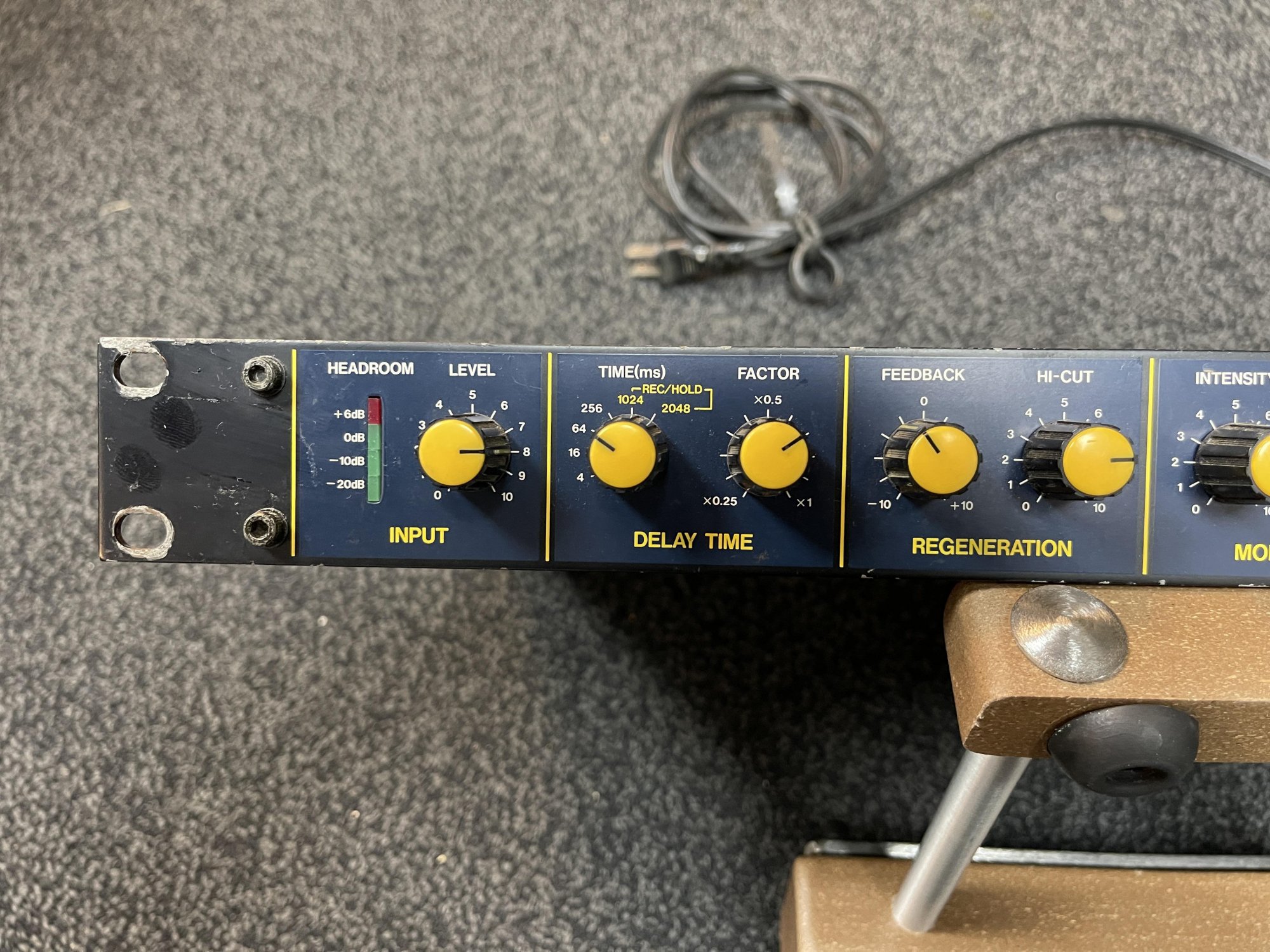 KORG SDD-1000 デジタルディレイ ラックエフェクター KORG SDD-1000 デジタルディレイ ラックエフェクターの通販 by