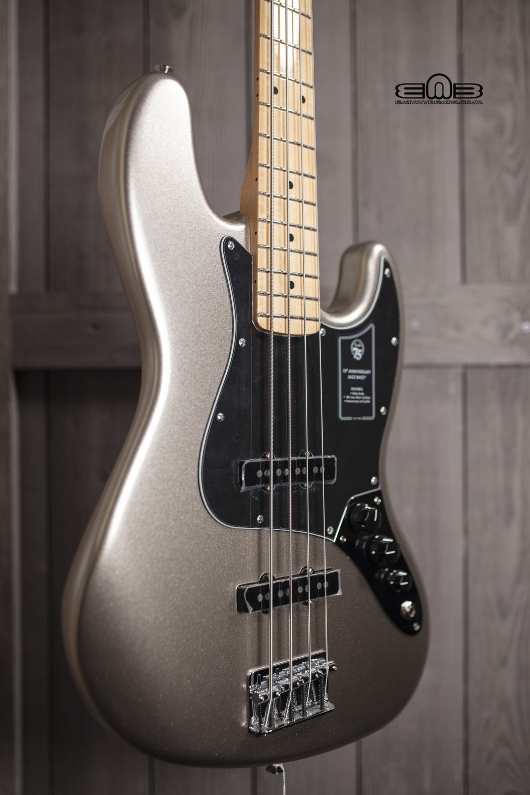 ベース FENDER American Professional Jazz Bass Amazon.co.jp: Fender エレキベース American Professional II