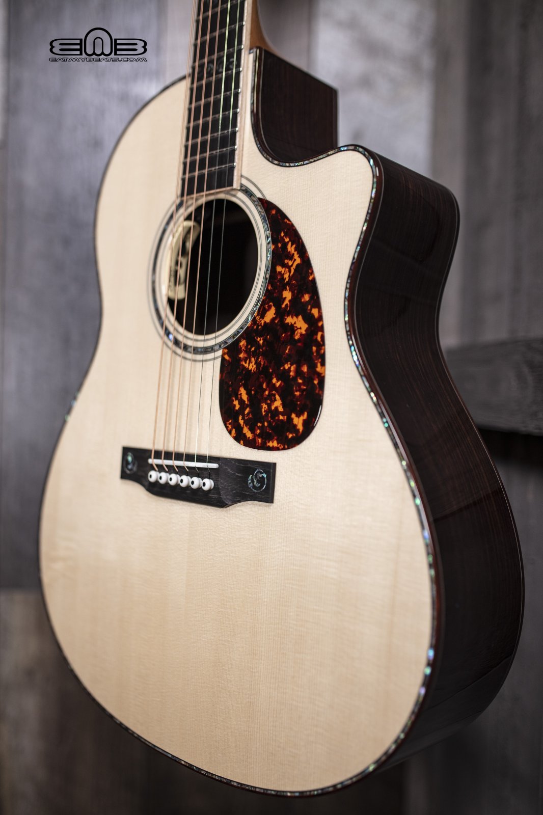 Larrivee LV-10 Deluxe Indian RW Acous-Elec Guitar w/Anthem No-Cut