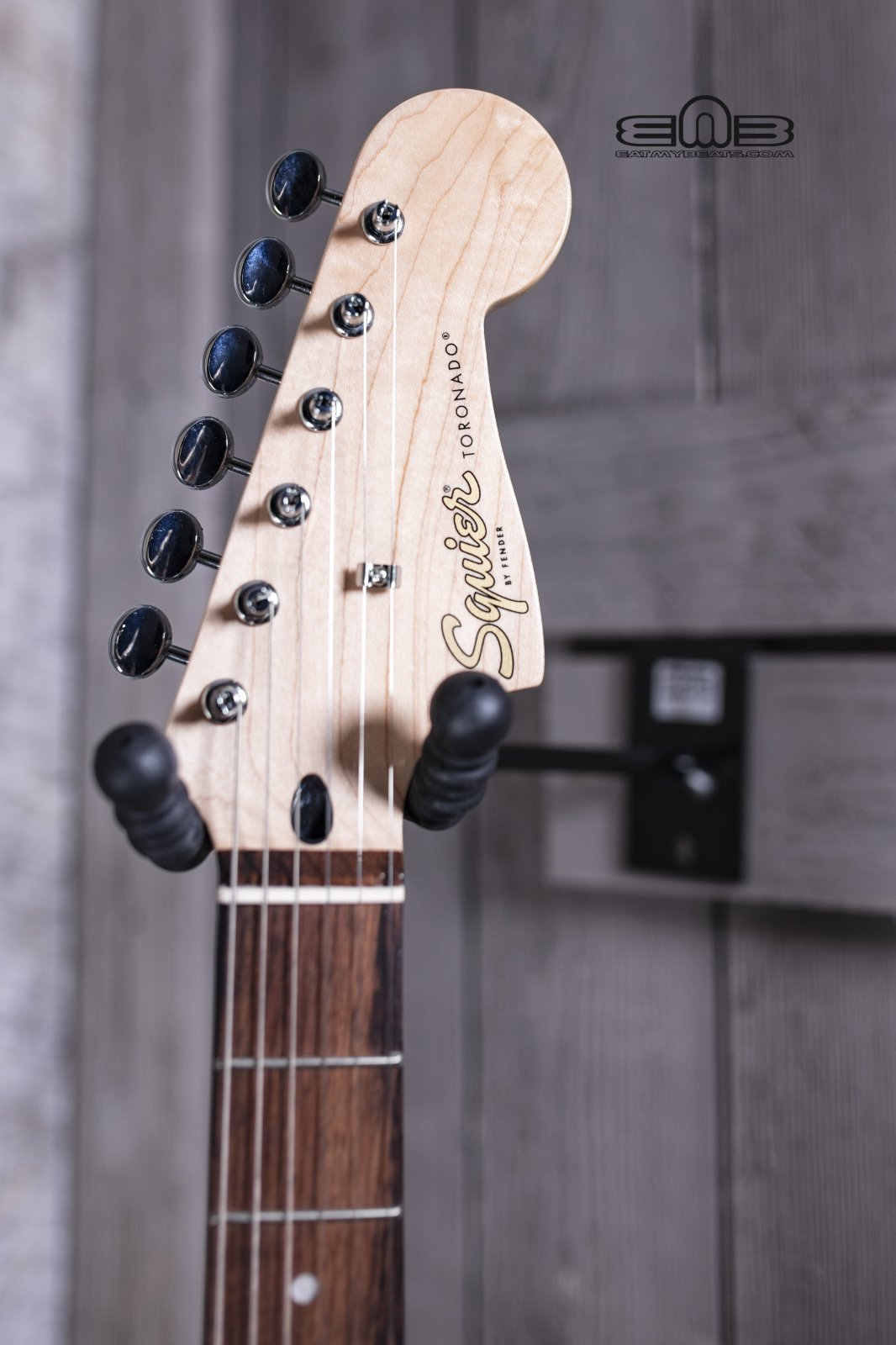 Squier Paranormal Toronado, Laurel Fingerboard, Parchment