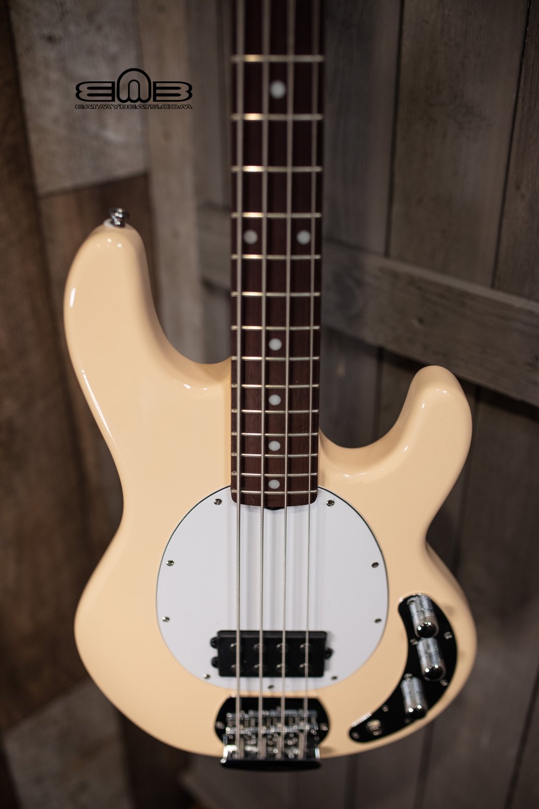 Sterling By Music Man Stingray Vintage Cream Electric Bass