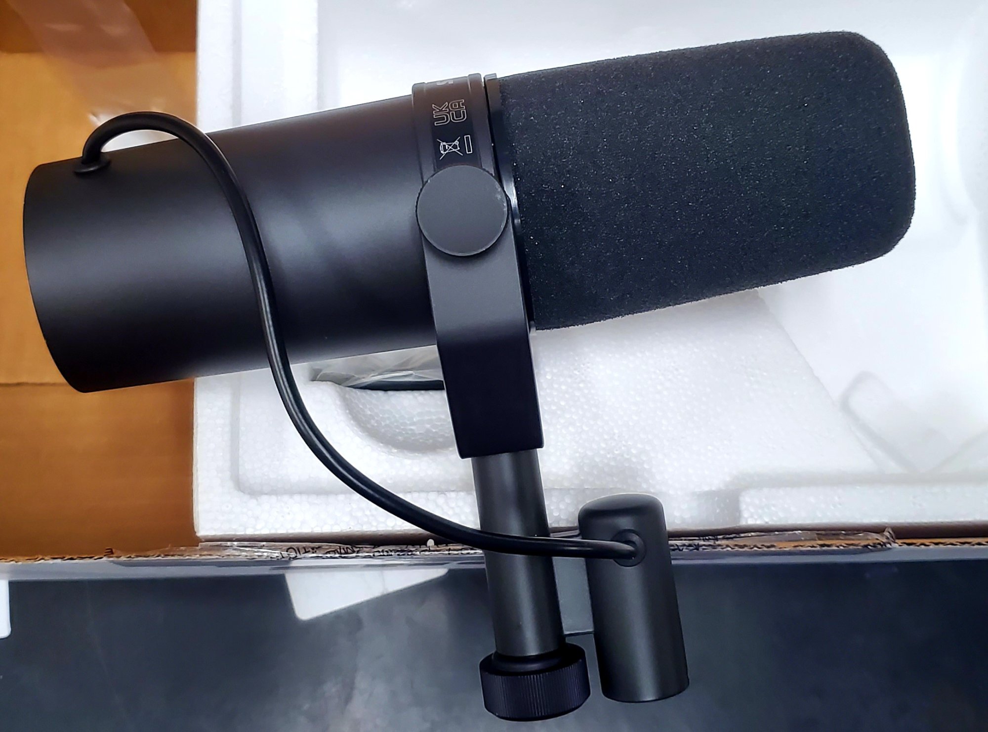 新品未開封！SHURE SM7B Genuine Shure SM7B Unboxing (2024) - YouTube
