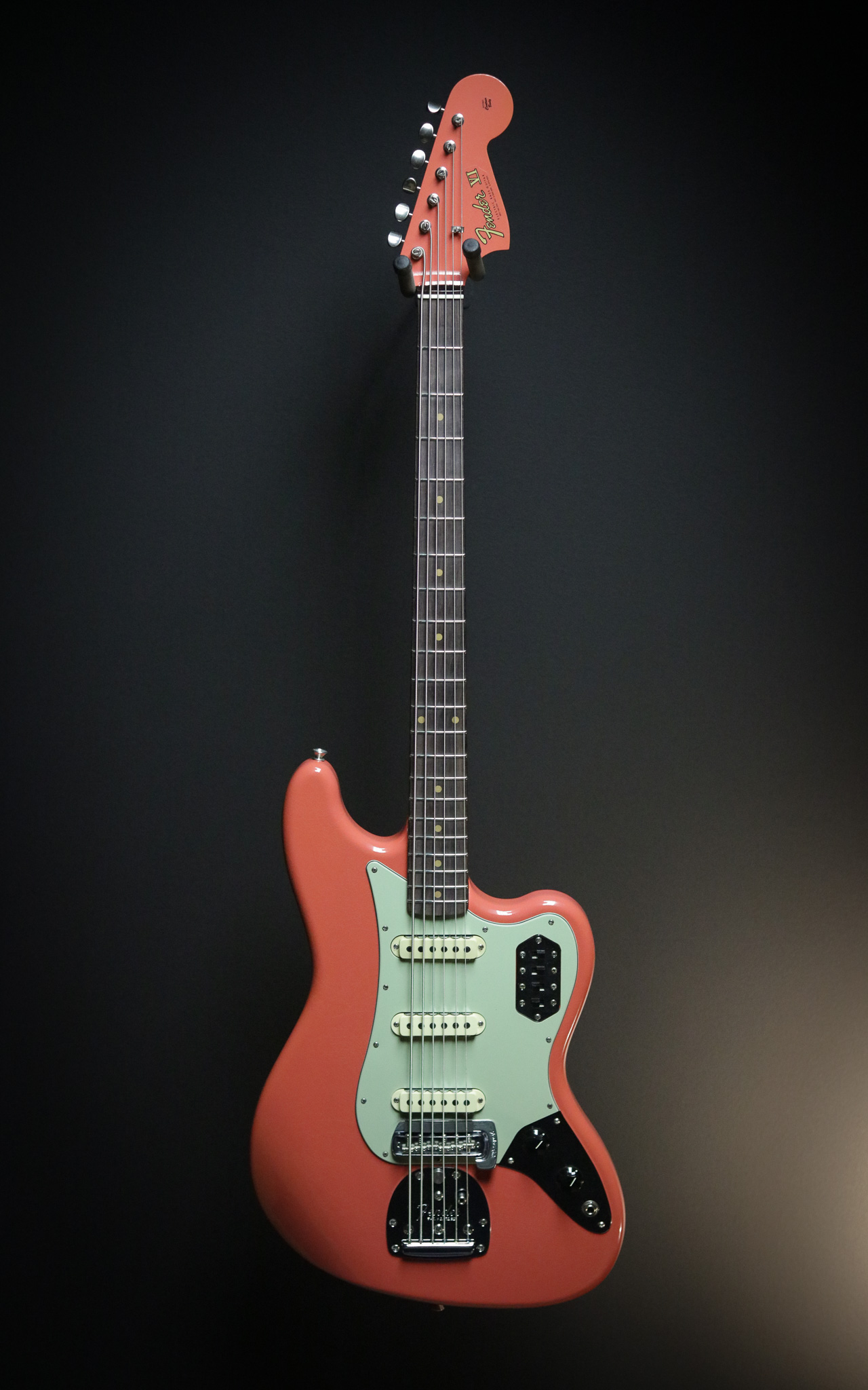 Fender Custom Shop Bass VI Deluxe Closet Classic in Super Faded