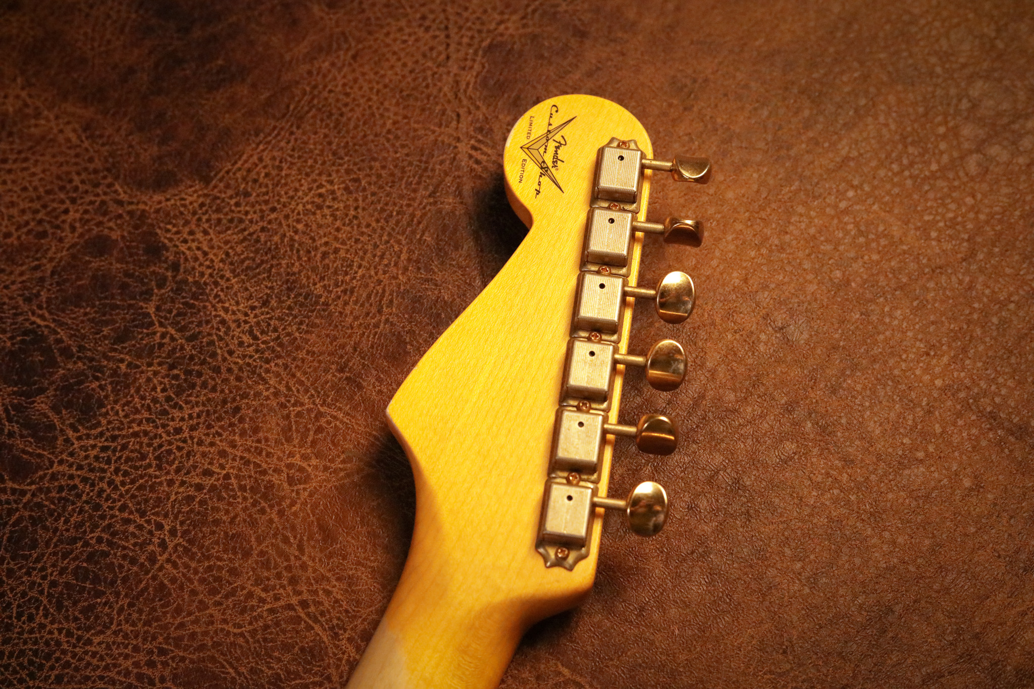 Fender Custom Shop 1957 Stratocaster Relic in Faded Aged 2-tone