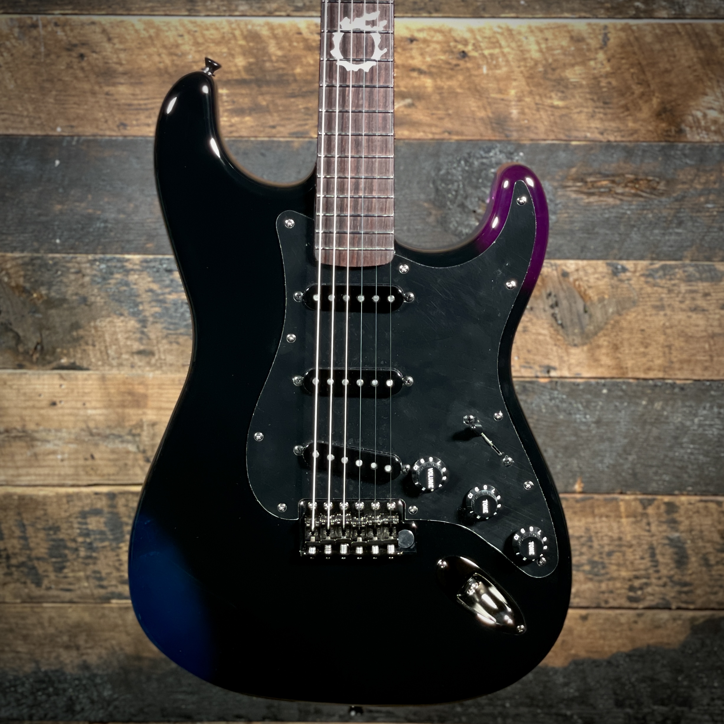 Fender Limited Edition Final Fantasy XIV Stratocaster