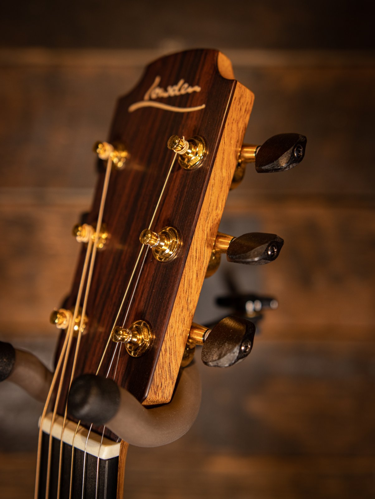 Lowden 0-23 Cedar top & Claro Bastogne Walnut Back and Sides