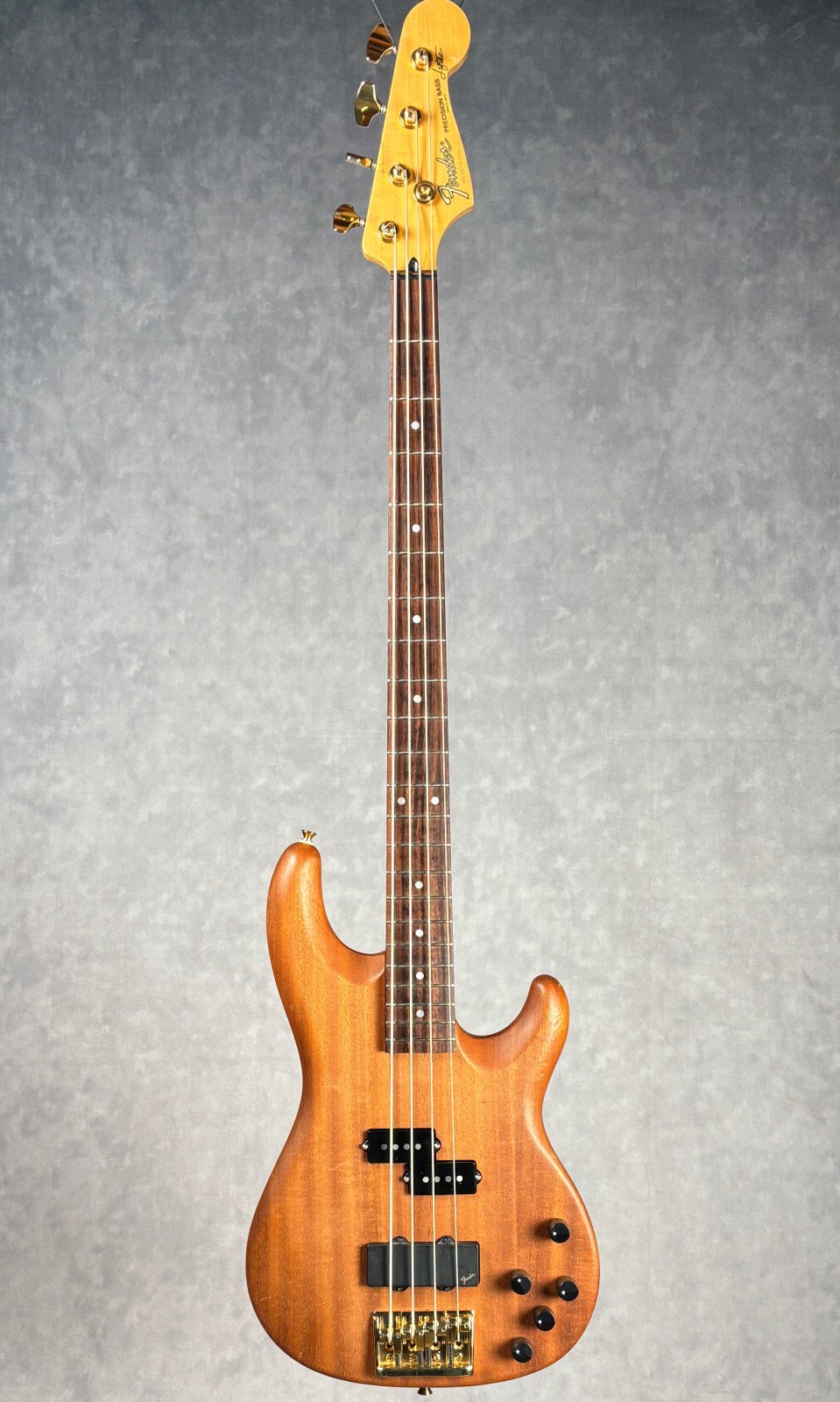 1985 Fender Precision Bass Lyte Dlx