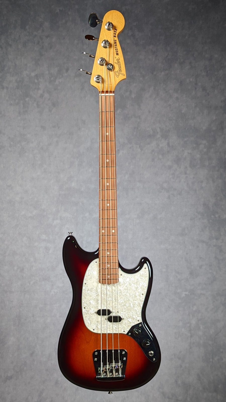 Fender Vintera '60s Mustang bass, 3TS - 885978076505