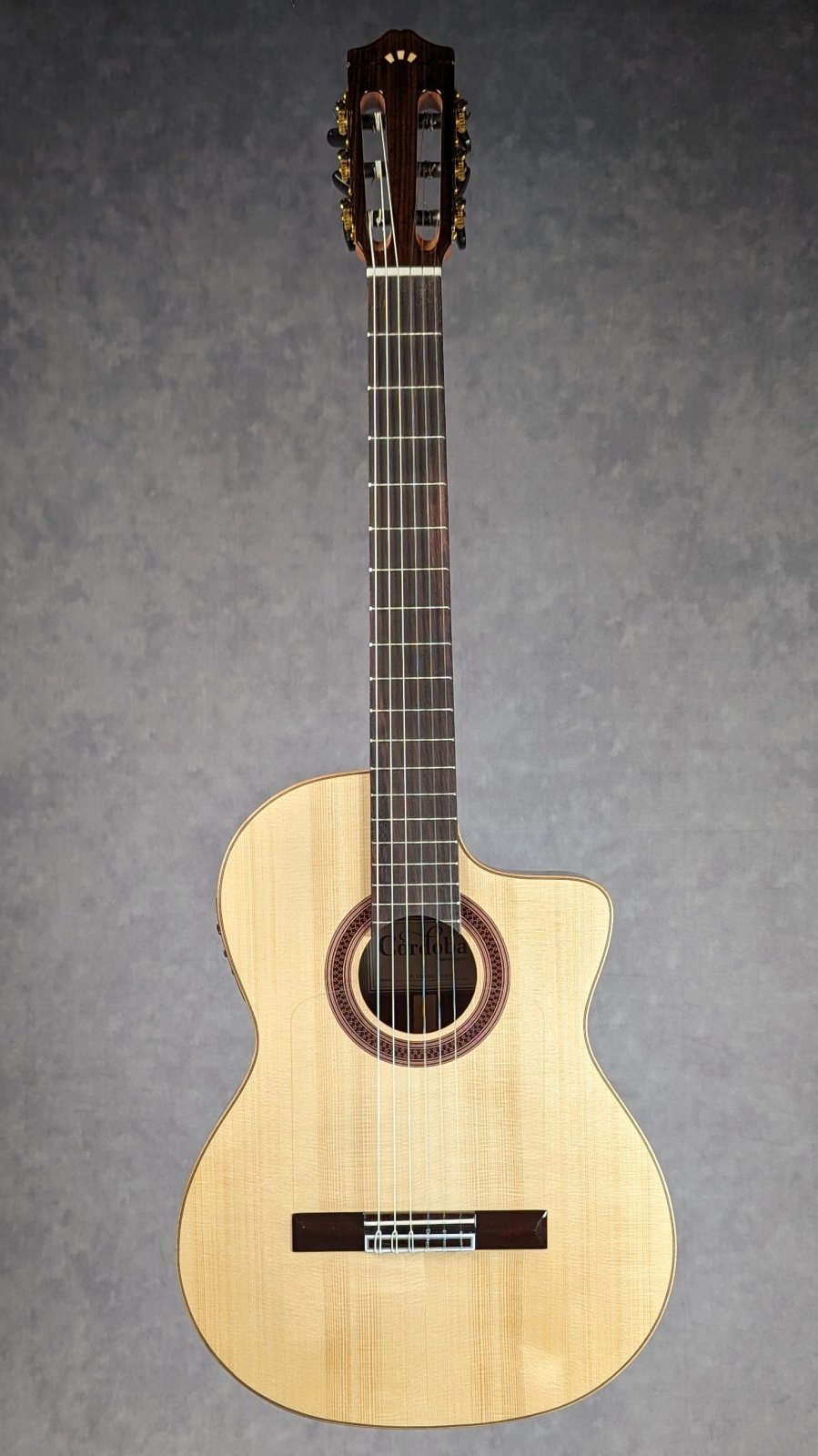 コルドバ　gkスタジオ negra Cordoba GK Studio Negra | guitartrailer