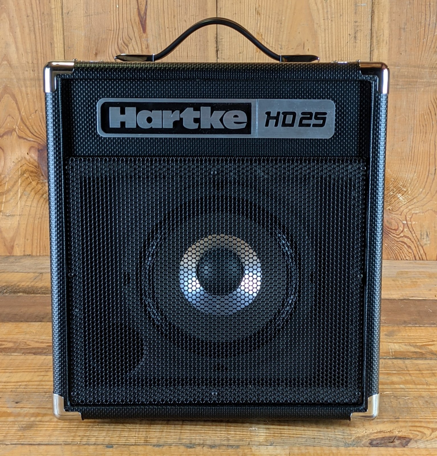Used Hartke HD25 Bass Amp